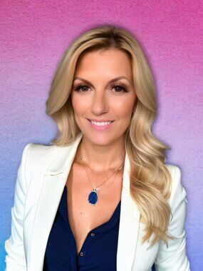 Meet your Posher, Eva